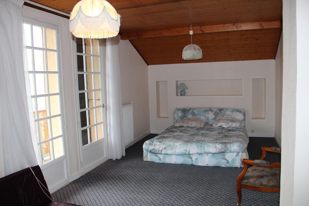 Holiday home Maison de la litiére Pugny-Chatenod Chambre photo
