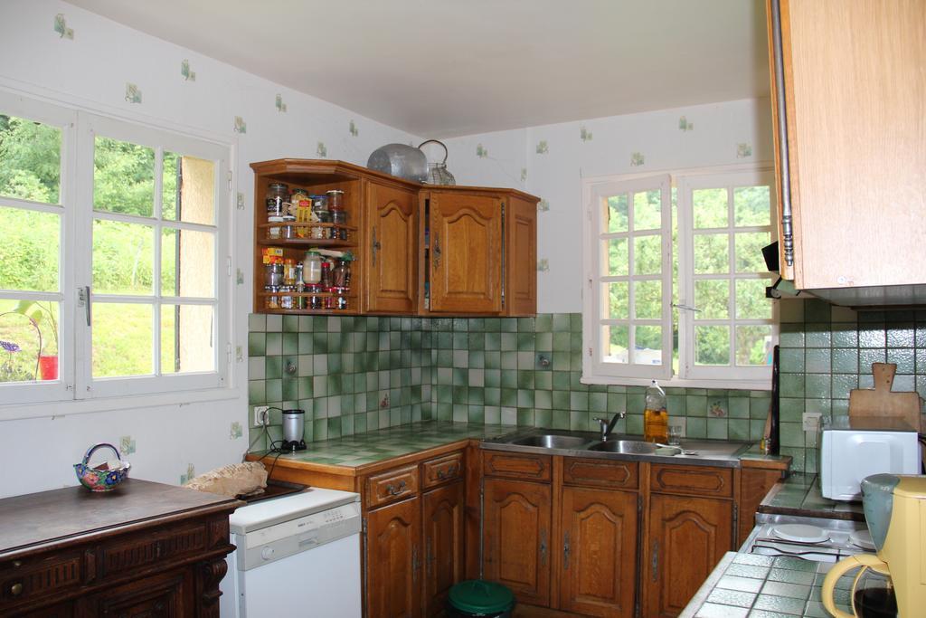 Holiday home Maison de la litiére Pugny-Chatenod Chambre photo